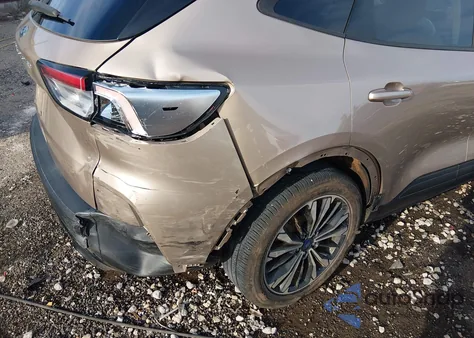 2021 Ford Escape Se from USA, damaged, VIN 1FMCU0G67MUB00313